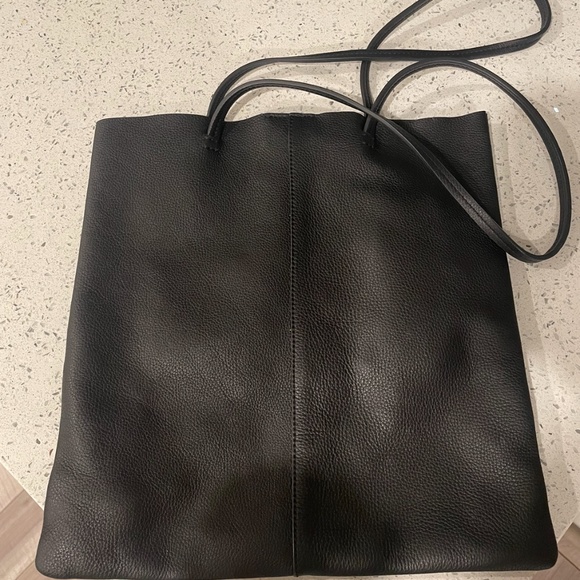Banana Republic tote purse - Picture 2 of 2